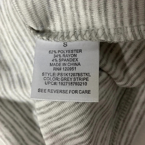 NWT small gray pinstripe casual comfortable short sleeved crew neck tee spring - Picture 5 of 6